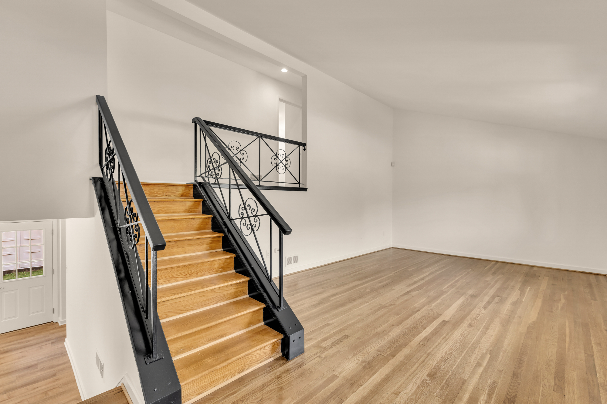 12915 Moray Road Silver Spring, MD 20906 - Photo 5 of 40