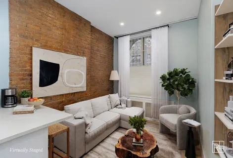 $455,000 | 152 East 83rd Street, Unit 1D | Upper East Side