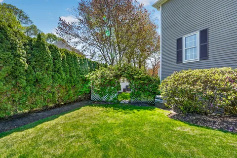 $1,265,000 | 2 Heritage Lane, Saugus, MA 01906