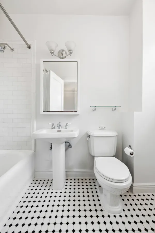 $2,700,000 | 1140 5th Avenue, Unit 14B | Upper East Side