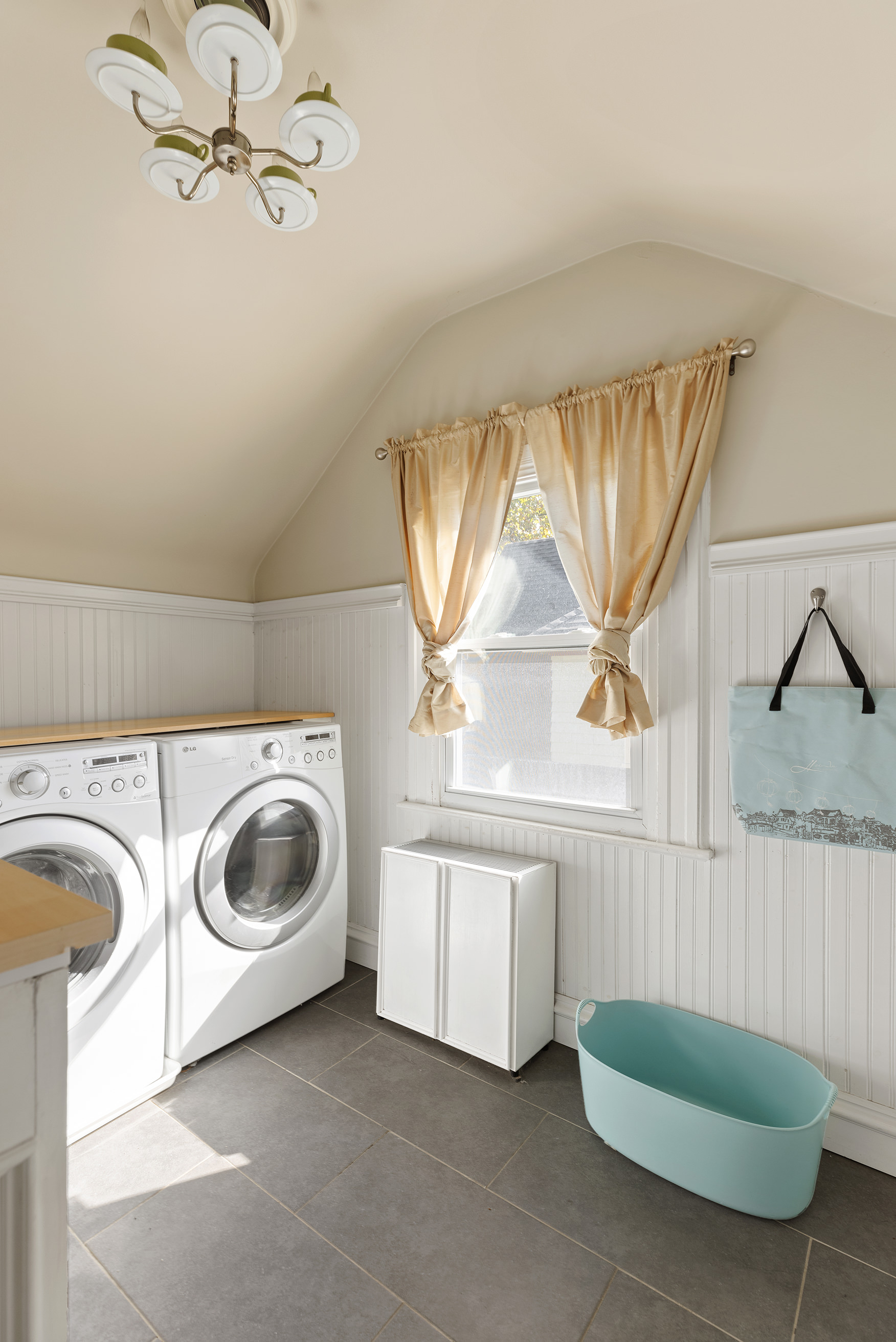 462 Westminster Road Brooklyn, NY 11218 - Photo 14 of 18 a bathroom with a sink a mirror and bathtub