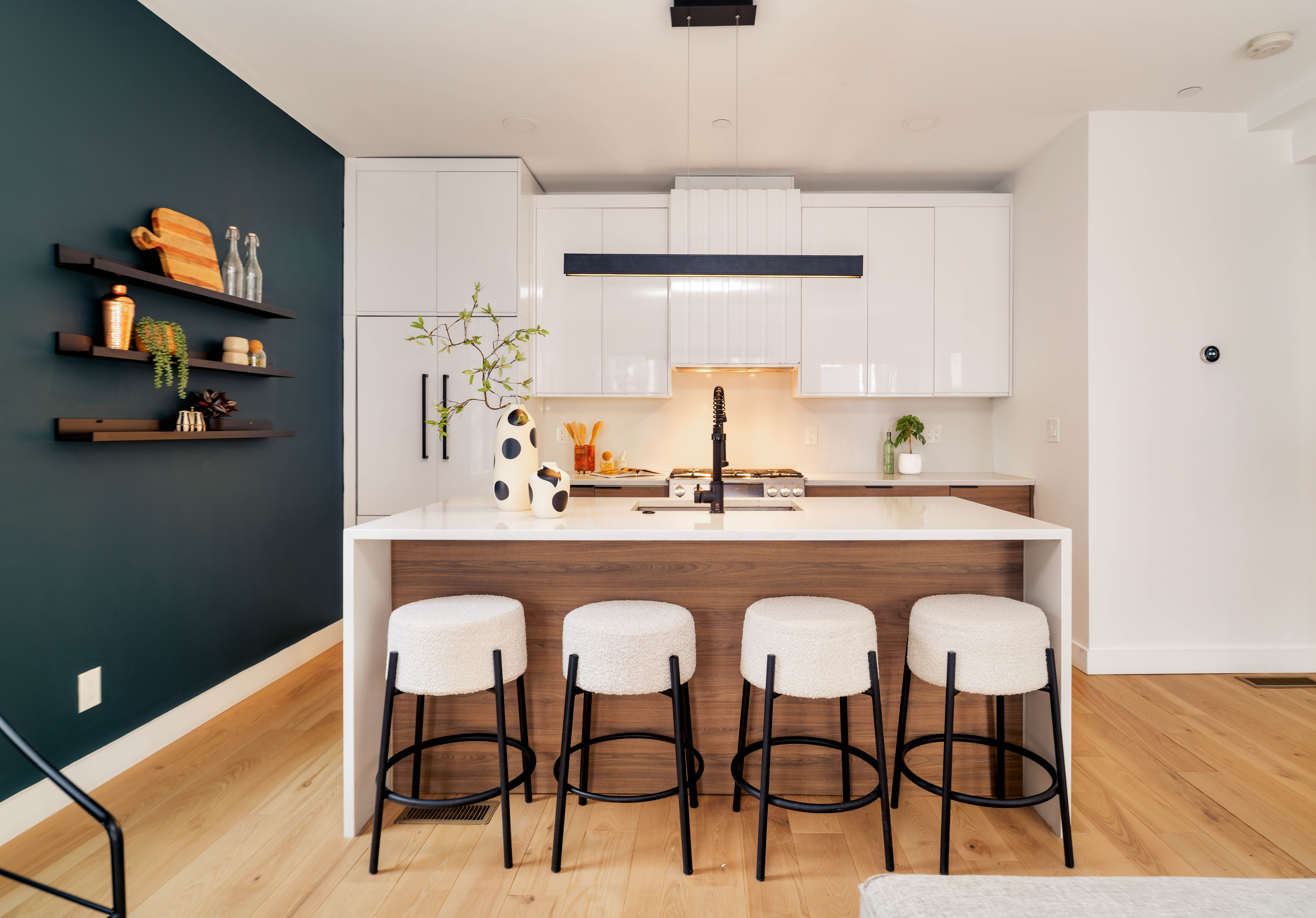 118 Spring Street, Unit 1 Cambridge, MA 02141 - Photo 2 of 47