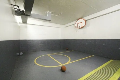 $1,995,000 | 225 West 83rd Street, Unit 8L | Upper West Side