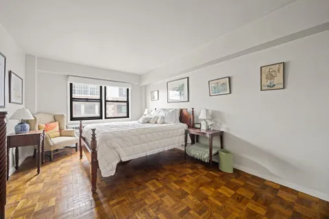 $759,000 | 205 East 77th Street, Unit 11B | Upper East Side