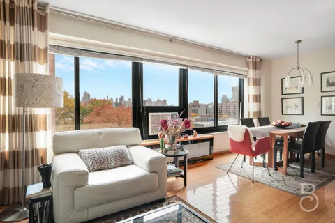 $699,000 | 33-47 14th Street, Unit 6C | Astoria