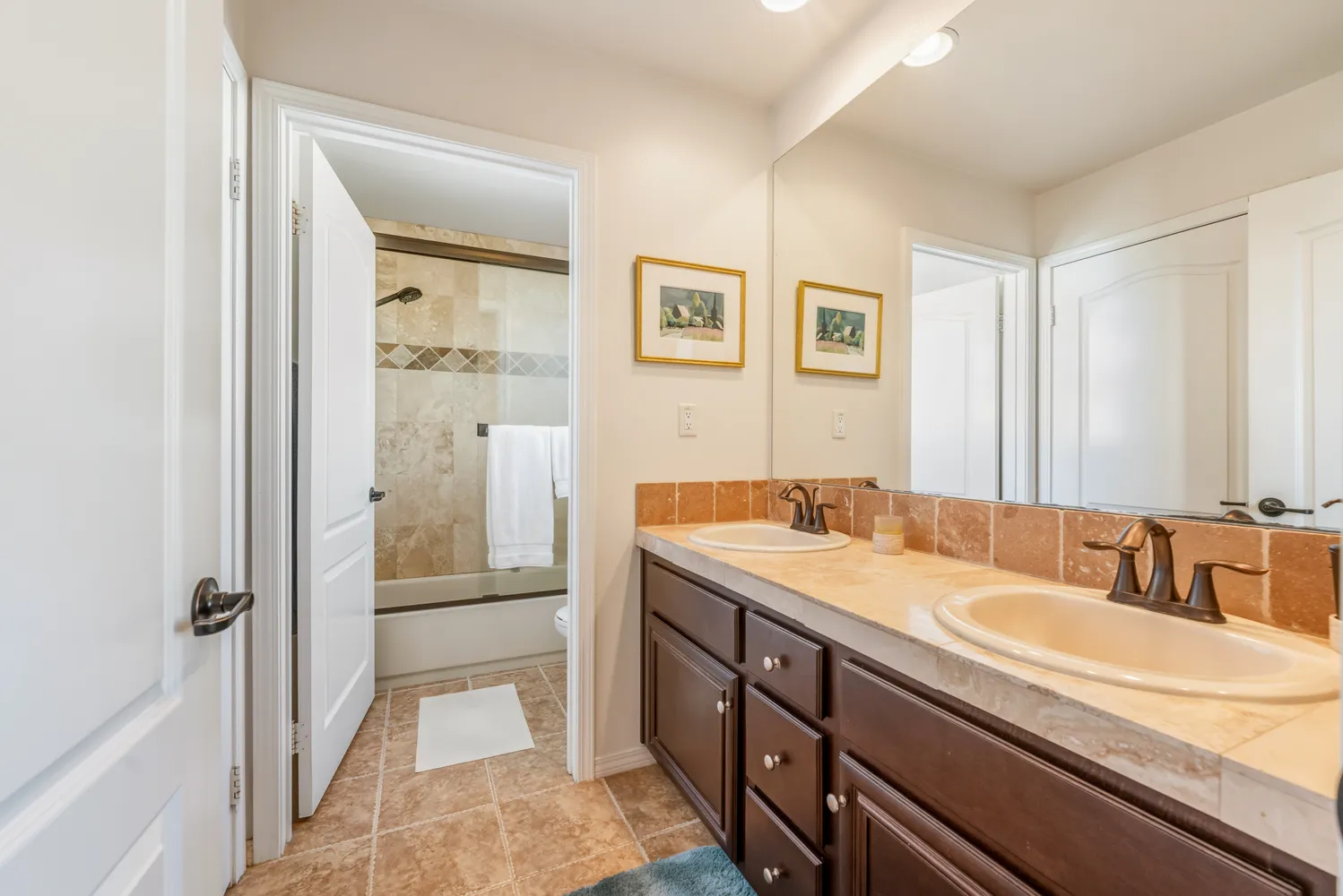 $1,129,000 | 7466 Louise Avenue, Lake Balboa, CA 91406