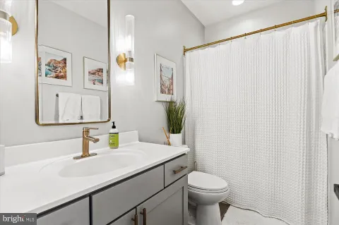 $965,000 | 128 Cambria Walk, Alexandria, VA 22304