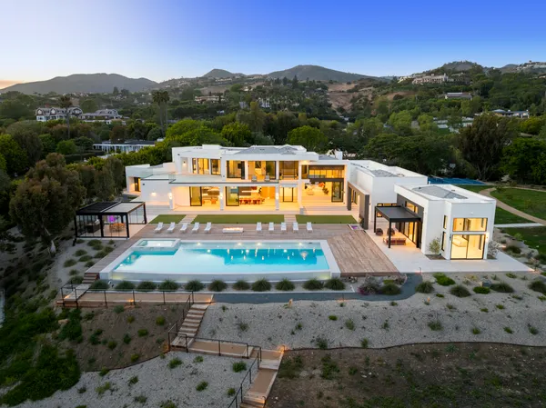 $48,000,000 | 27715 Pacific Coast Highway, Malibu, CA 90265