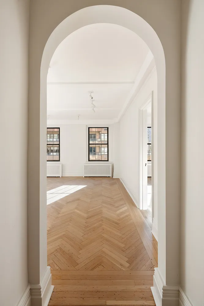 $1,195,000 | 23 East 74th Street, Unit 10A | Lenox Hill