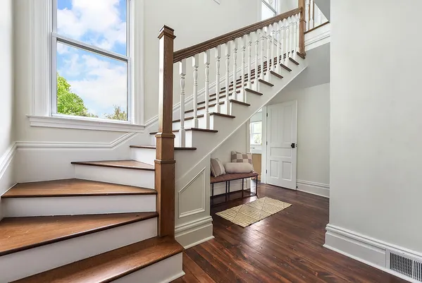 $650,000 | 526 10th Street, Oakmont, PA 15139
