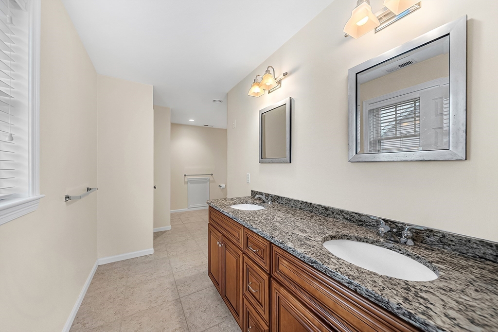 17 Russell Road Framingham, MA 01702 - Photo 10 of 19 Gallery Image 10