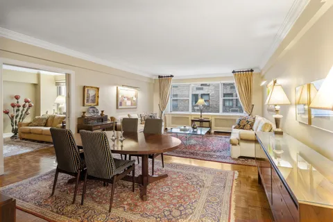 $1,395,000 | 110 East 57th Street, Unit 4FG | Midtown East