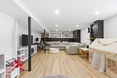 Contact Agent | 55 Thistle Street, Lynn, MA 01905