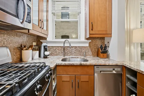 $415,000 | 2010 Kalorama Road Northwest, Unit 304, Washington, DC 20009