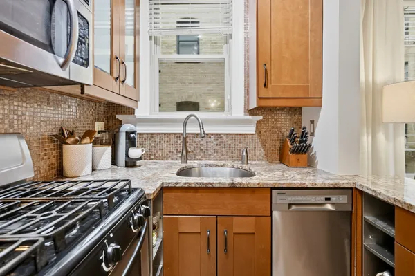 $415,000 | 2010 Kalorama Road Northwest, Unit 304, Washington, DC 20009
