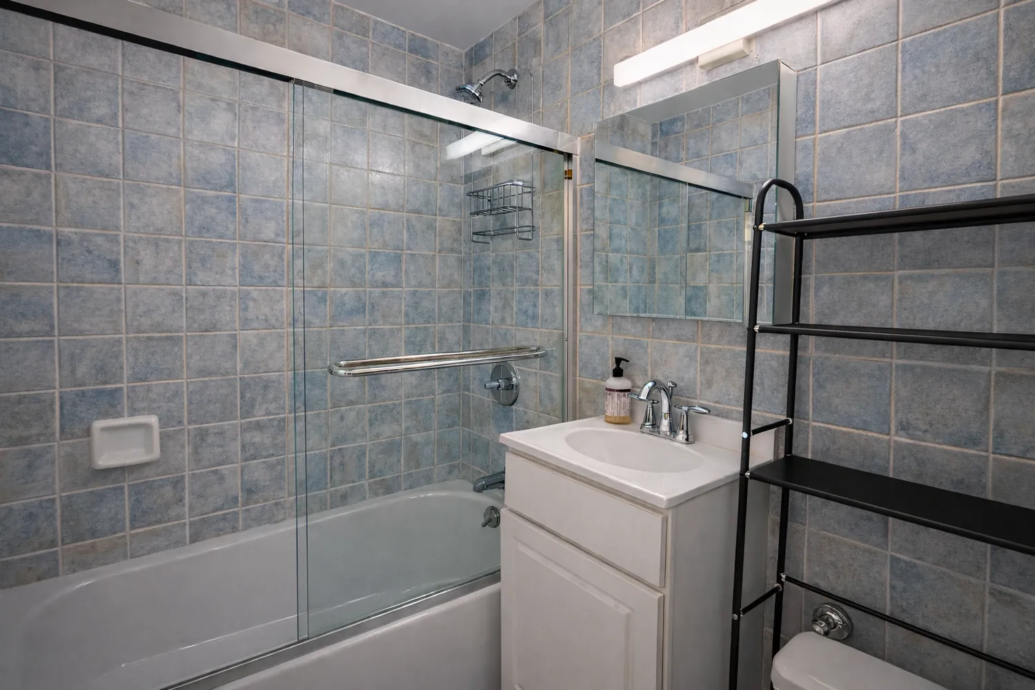 $3,850 | 304 West 10th Street, Unit 4B | West Village