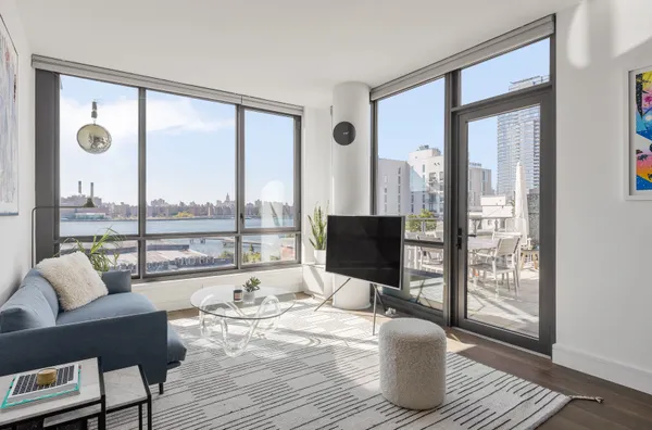 $1,995,000 | 50 Greenpoint Avenue, Unit PHB | Greenpoint