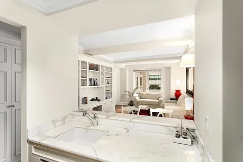 $5,900 | 502 Park Avenue, Unit 9A | Lenox Hill