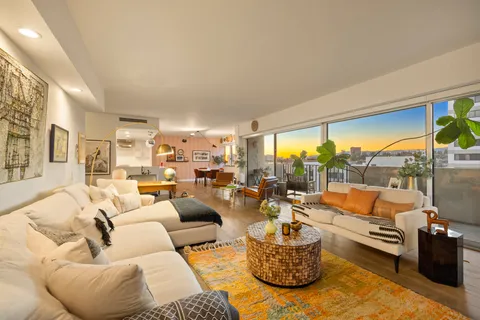 $1,499,000 | 10450 Wilshire Boulevard, Unit 7E, Los Angeles, CA 90024