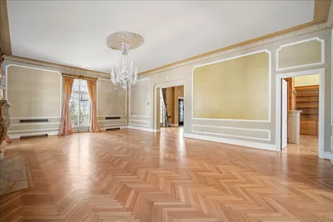 Contact Agent | 3130 Woodland Drive Northwest, Washington, DC 20008