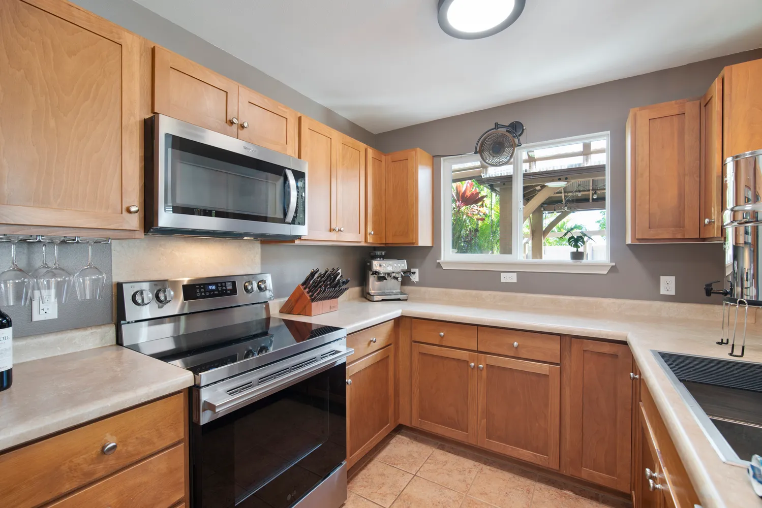 $975,000 | 223 Lau Oliwa Loop, Unit 38, Wailuku, HI 96793