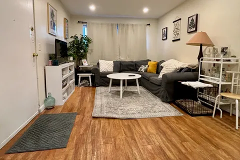 $3,200 | 256 Parker Hill Avenue, Unit 3, Boston, MA 02120