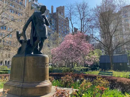 $795,000 | 26 Gramercy Park South, Unit 1E | Gramercy