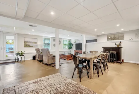 $1,265,000 | 2 Heritage Lane, Saugus, MA 01906