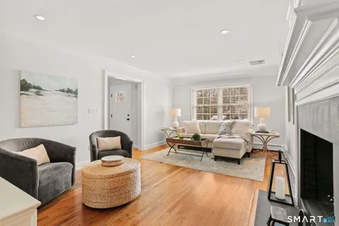 $1,999,000 | 2 Red Rose Circle, Darien, CT 06820