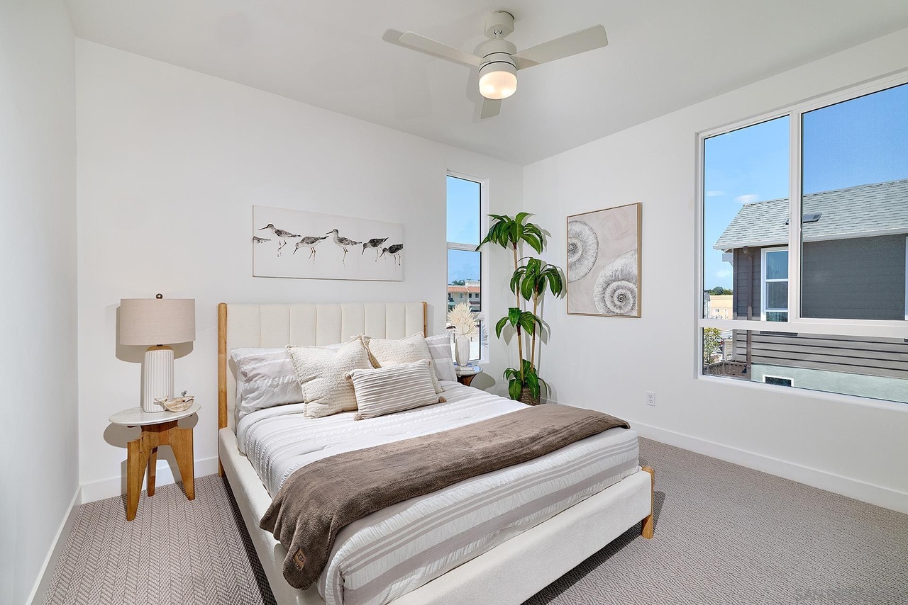 561 North Vulcan Avenue Encinitas, CA 92024 - Photo 21 of 35