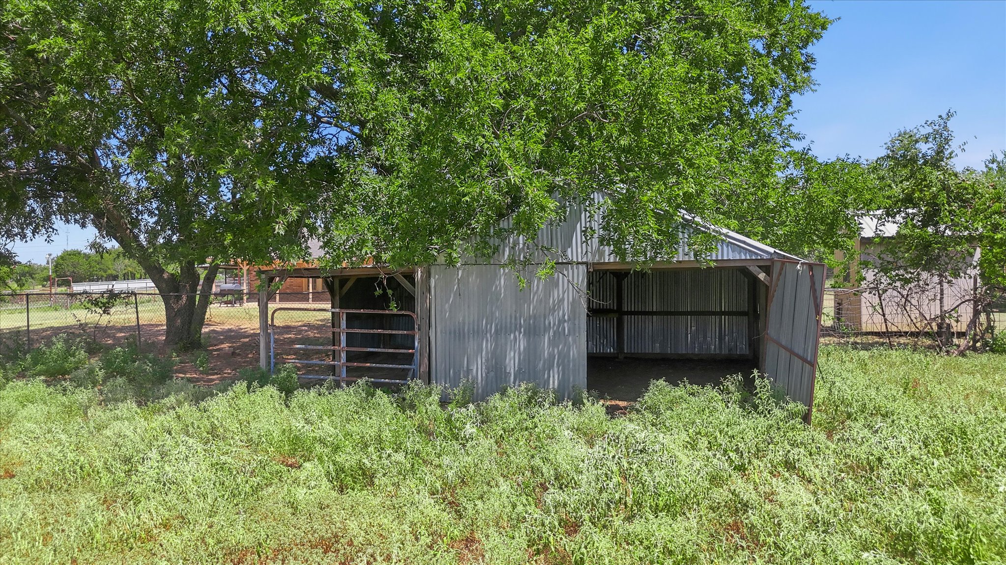 892 Highland Circle Springtown, TX 76082 - Photo 31 of 36 Gallery Image 31