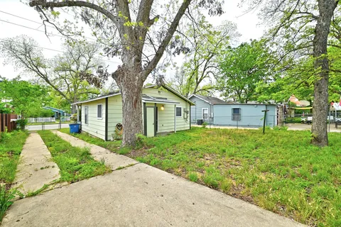 $670,000 | 1710 Holly Street, Austin, TX 78702