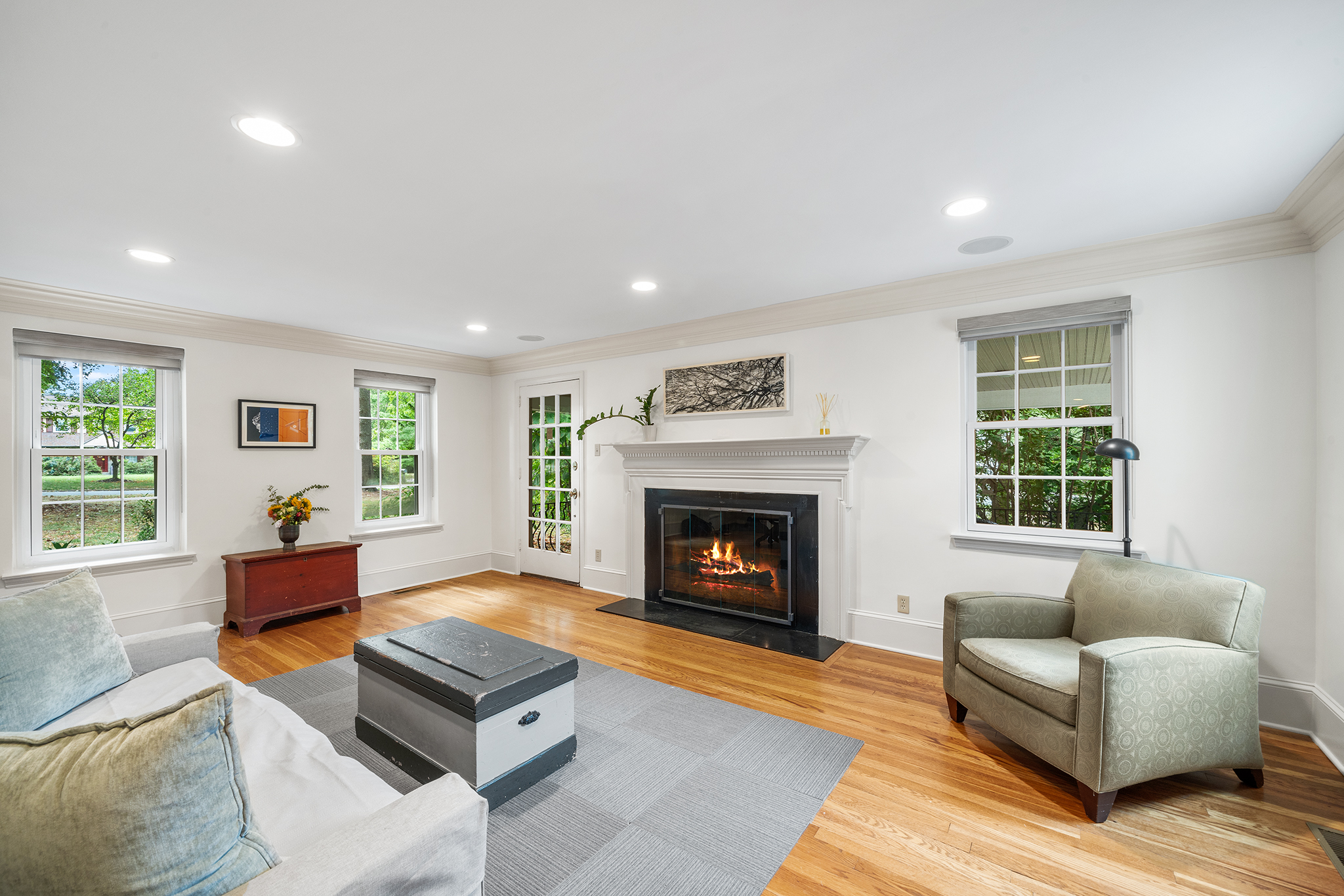 718 Arlington Road Narberth, PA 19072 - Photo 4 of 47 a living room with furniture and a fireplace