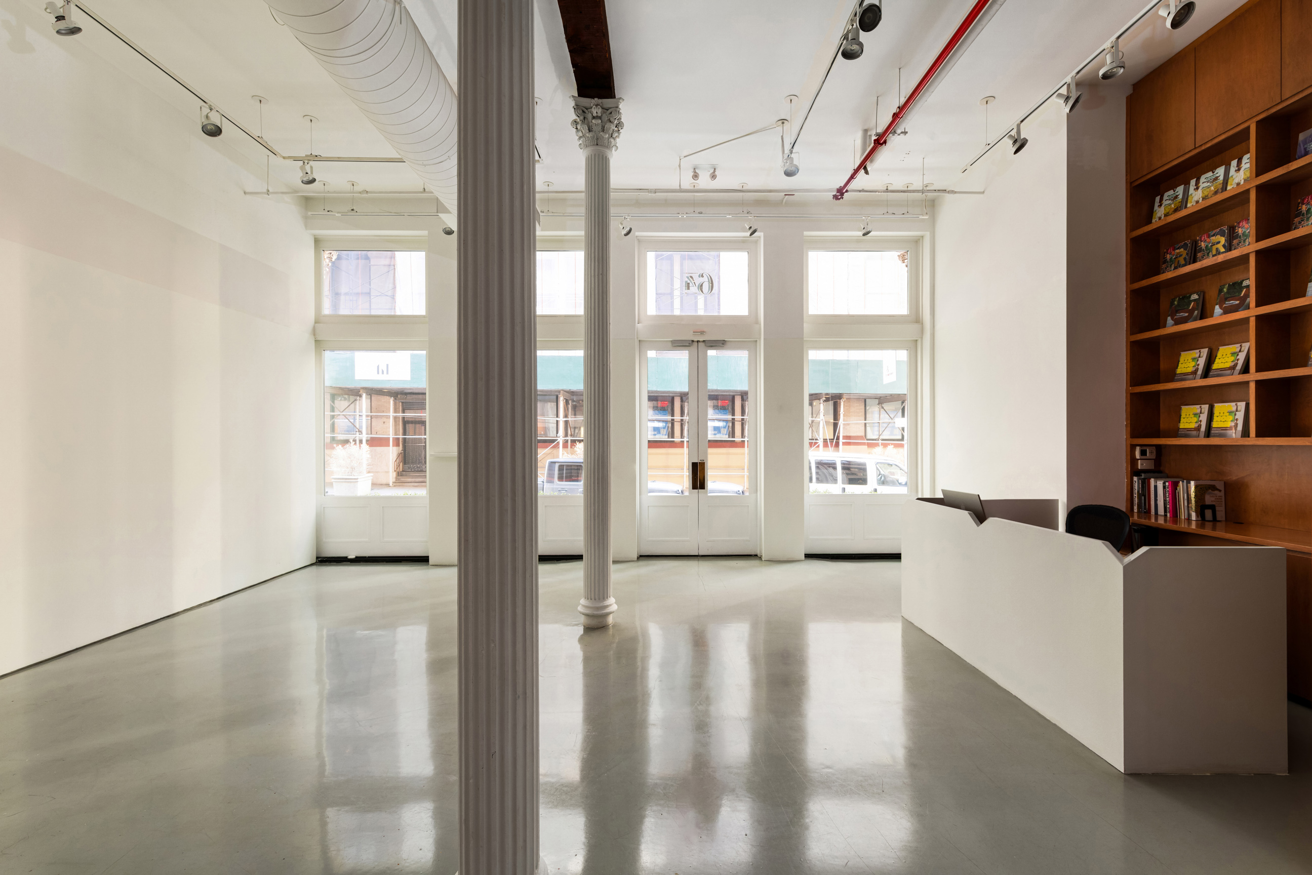 64 White Street, Unit RETAIL Manhattan, NY 10013 - Photo 7 of 31 a view of an empty room with a window