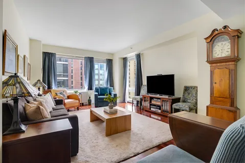 $1,400,000 | 44-27 Purves Street, Unit 8A | Long Island City