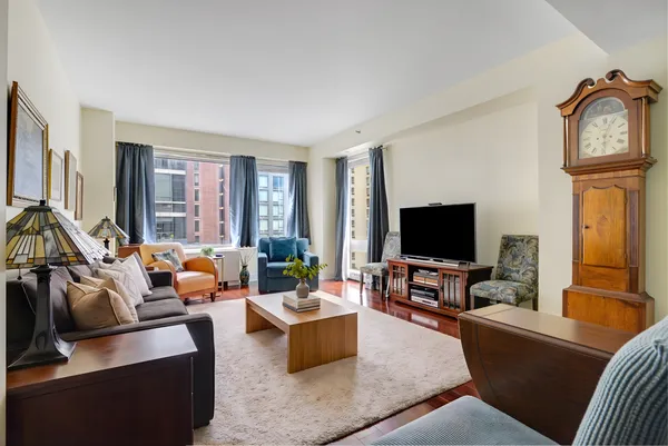 $1,400,000 | 44-27 Purves Street, Unit 8A | Long Island City