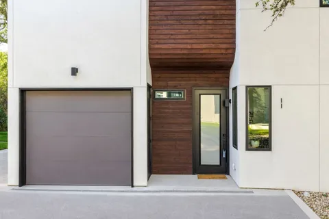 $682,500 | 219 Lessin Lane, Unit 11, Austin, TX 78704