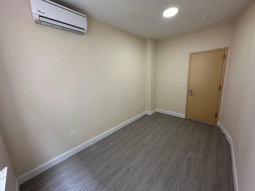 946 St Nicholas Avenue Manhattan, NY 10032 - Photo 11 of 14