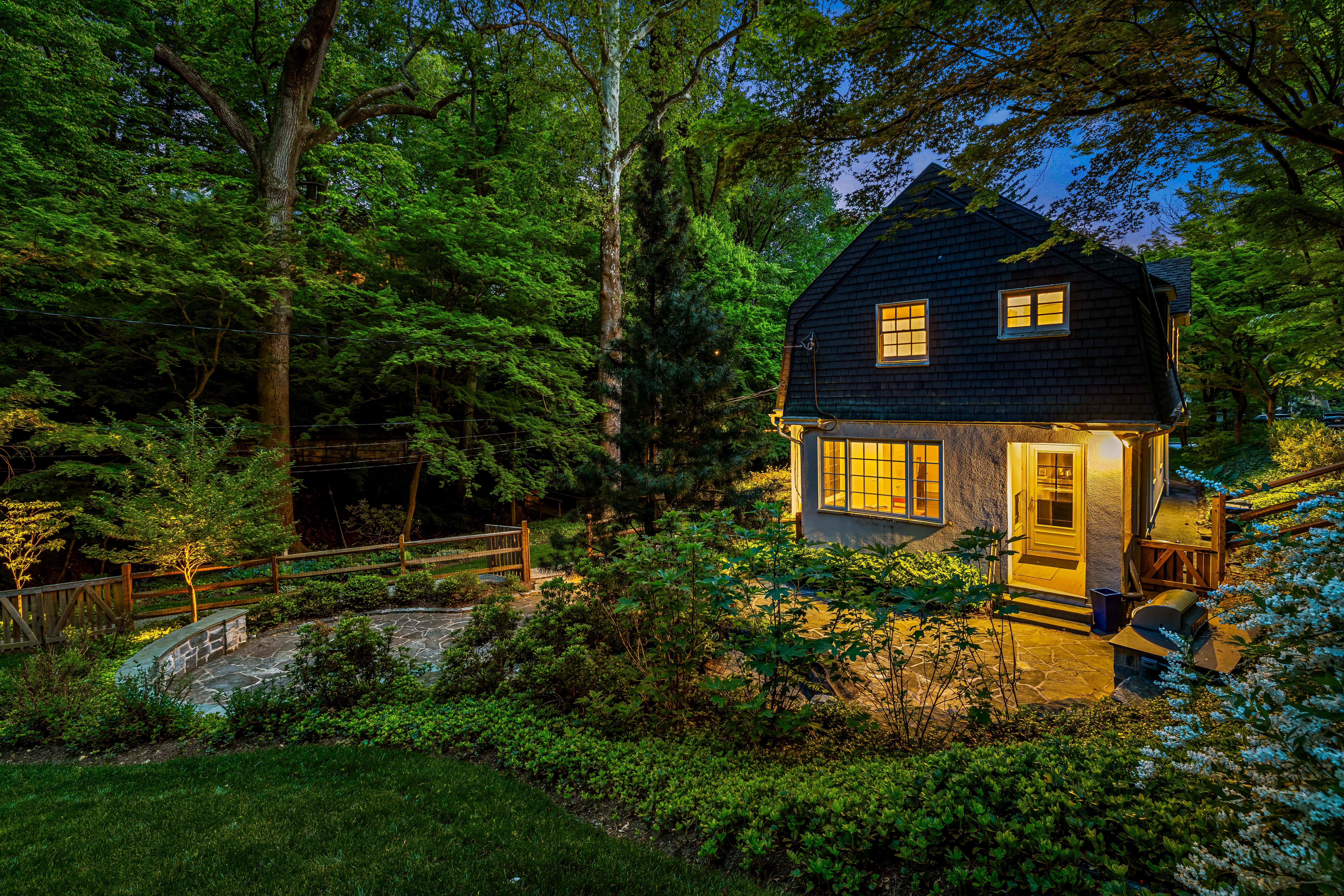 401 Edgevale Road Baltimore, MD 21210 - Photo 13 of 32