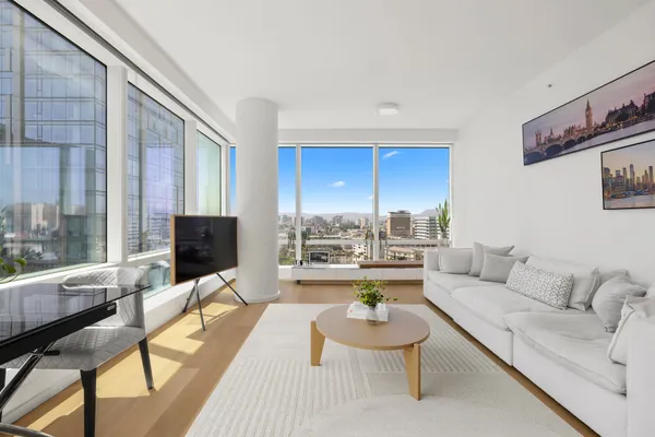 $830,000 | 877 Francisco Street, Unit 1811, Los Angeles, CA 90017