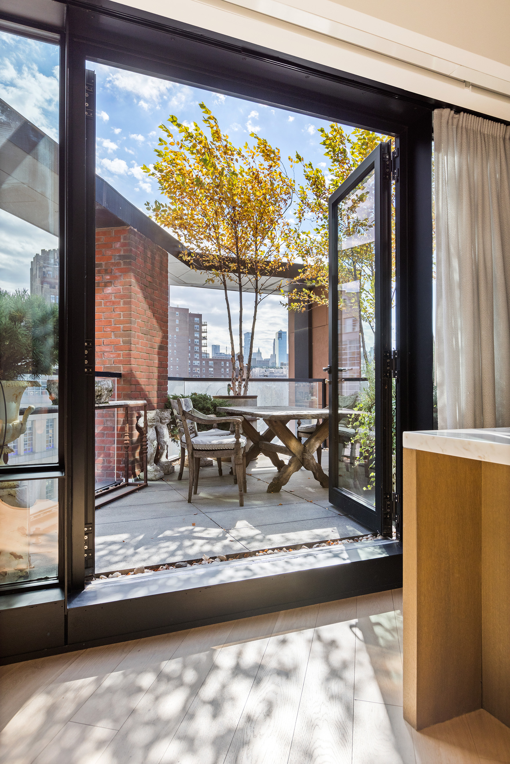 175 West 10th Street, Unit PH Manhattan, NY 10014 - Photo 7 of 31