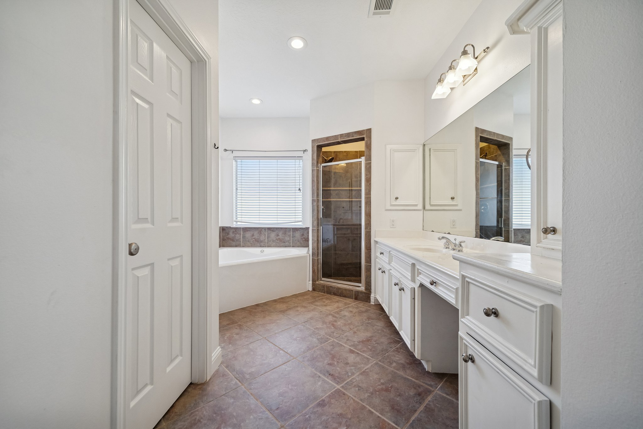 1304 Dart Street, Unit E Houston, TX 77007 - Photo 17 of 34