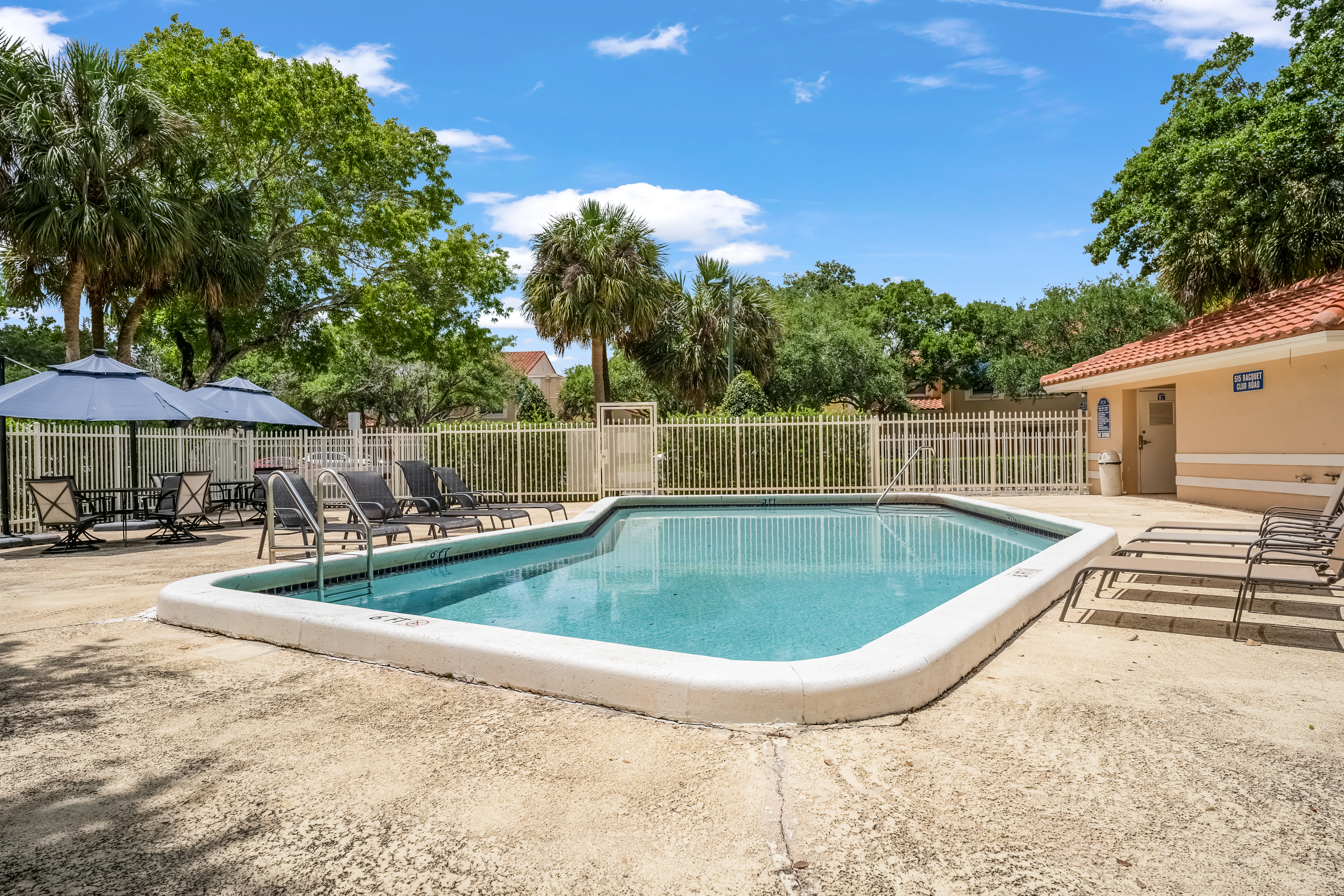 595 Racquet Club Road, Unit 74 Weston, FL 33326 - Photo 38 of 40