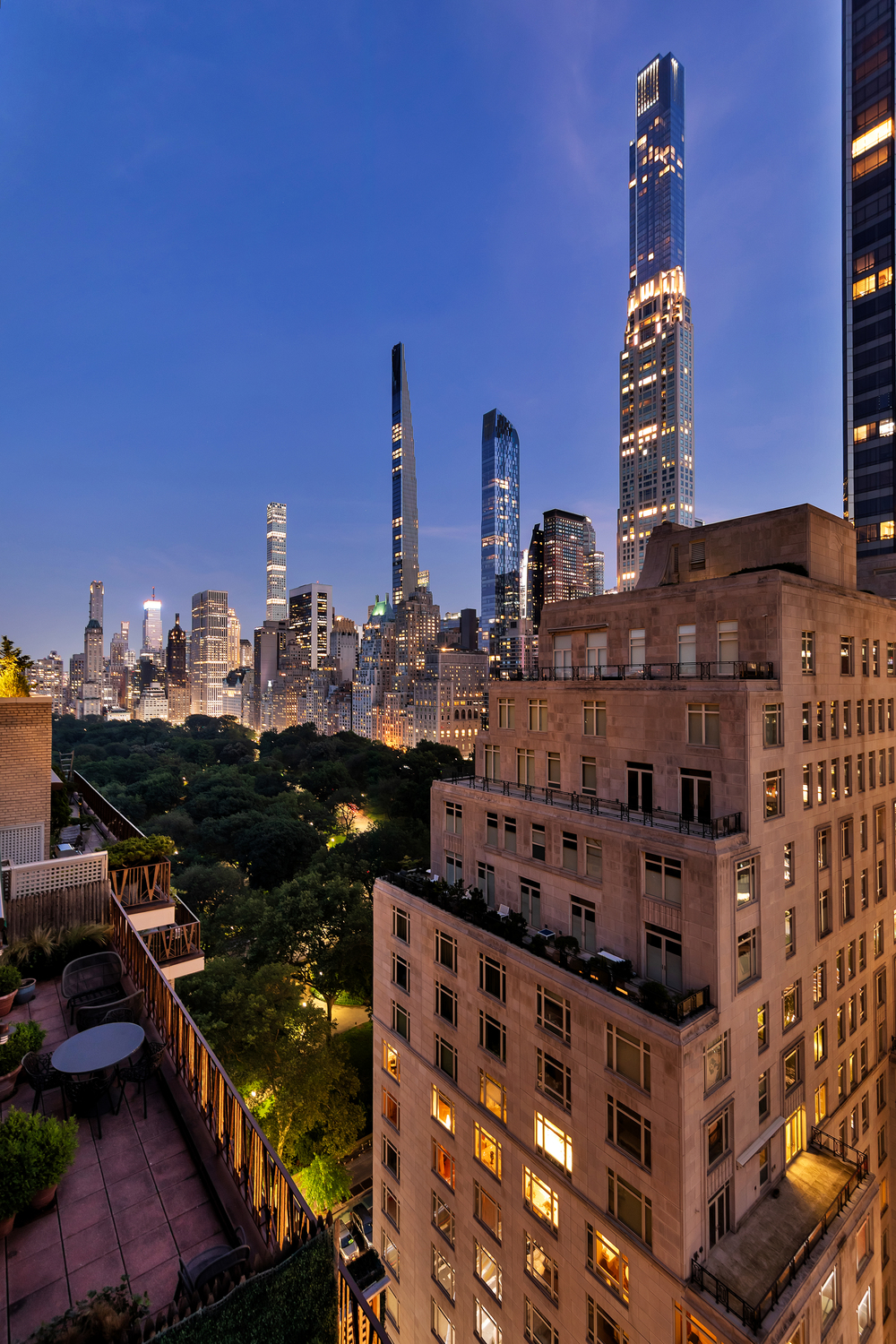 25 Central Park West, Unit 21J Manhattan, NY 10023 - Photo 35 of 37 a city view
