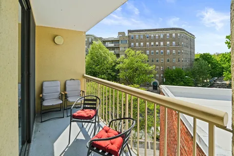 $1,350,000 | 2725 Connecticut Avenue Northwest, Unit 507, Washington, DC 20008