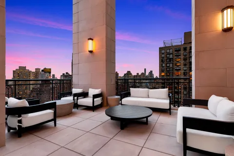 $7,680,000 | 200 East 83rd Street, Unit 29B | Upper East Side