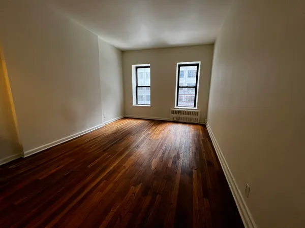 $2,400 | 153 East 43rd Street, Unit 5B | Midtown East