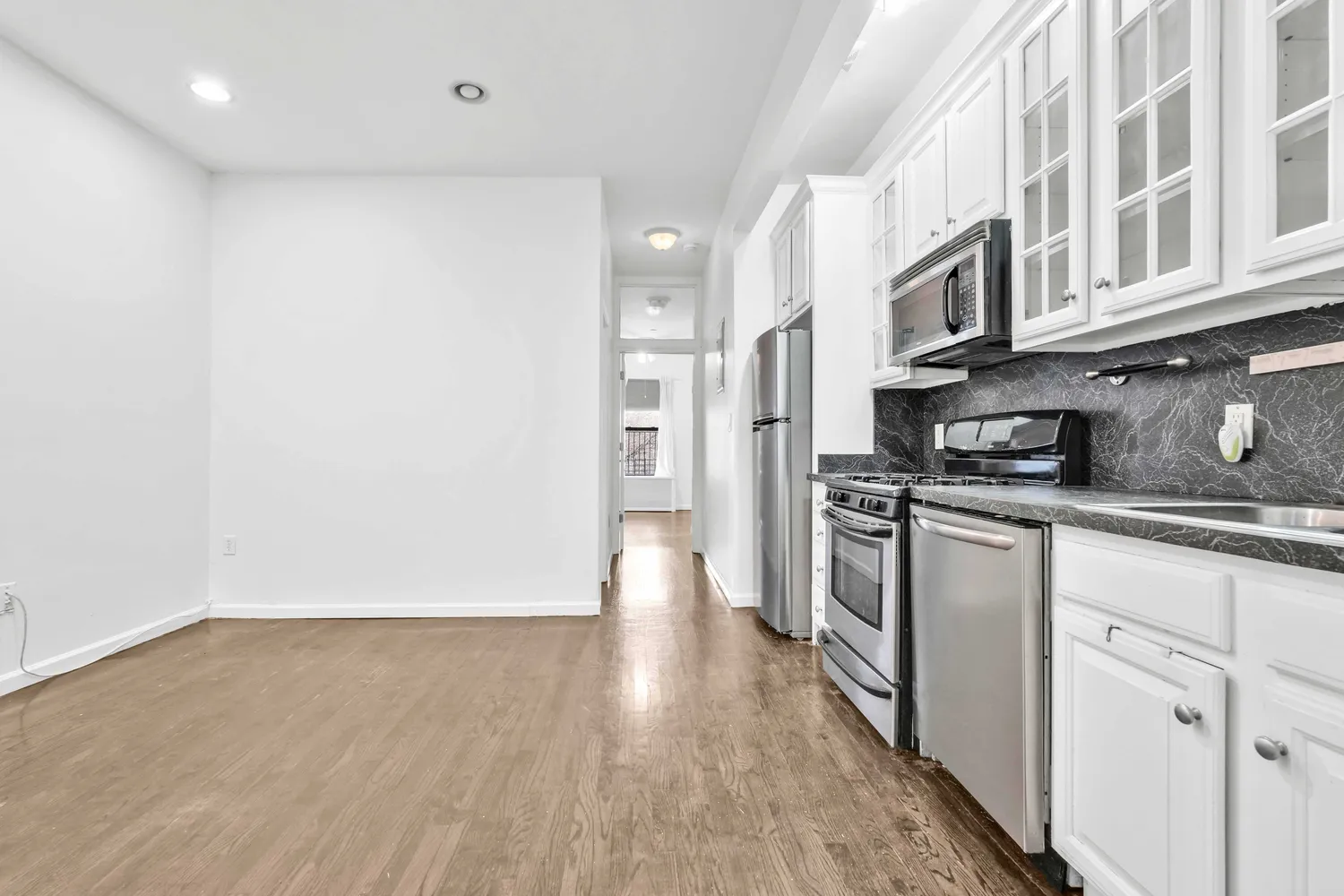 $3,200 | 273 Albany Avenue, Unit 3B | Crown Heights