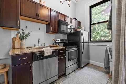 $624,500 | 364 Marlborough Street, Unit 1, Boston, MA 02115