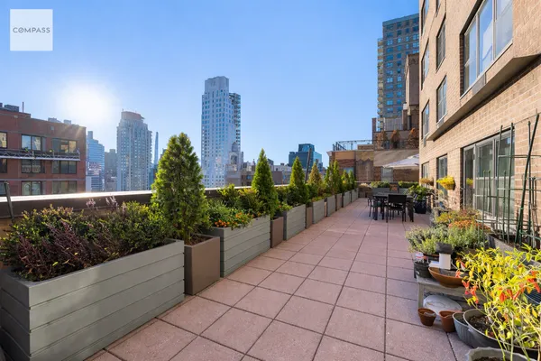 $1,795,000 | 333 East 79th Street, Unit 18N | Upper East Side
